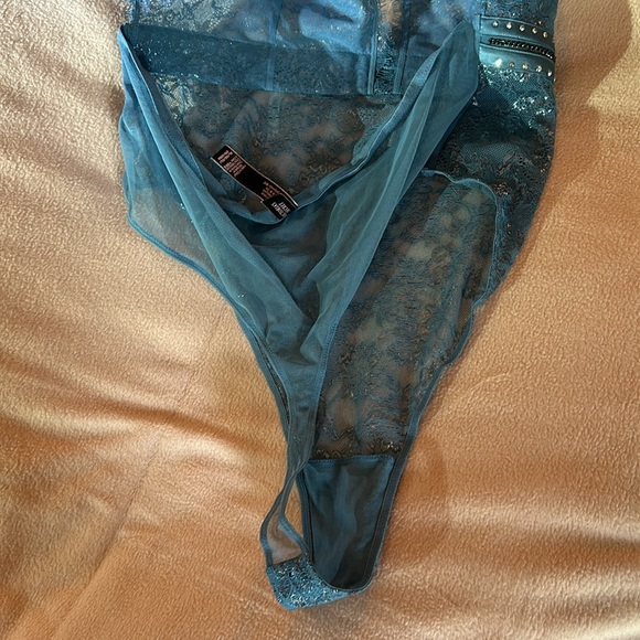 Size XL Victoria’s Secret thong-back halter Teddy in aqua blue. - Picture 4 of 6